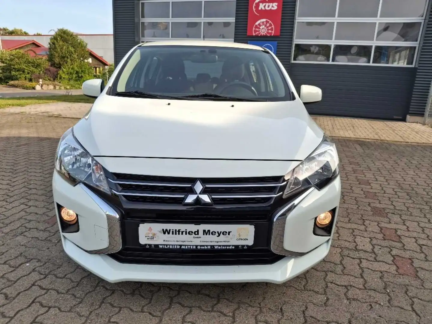 Mitsubishi Space Star Intro Edition 1.0 MIVEC 5-Gang Weiß - 1