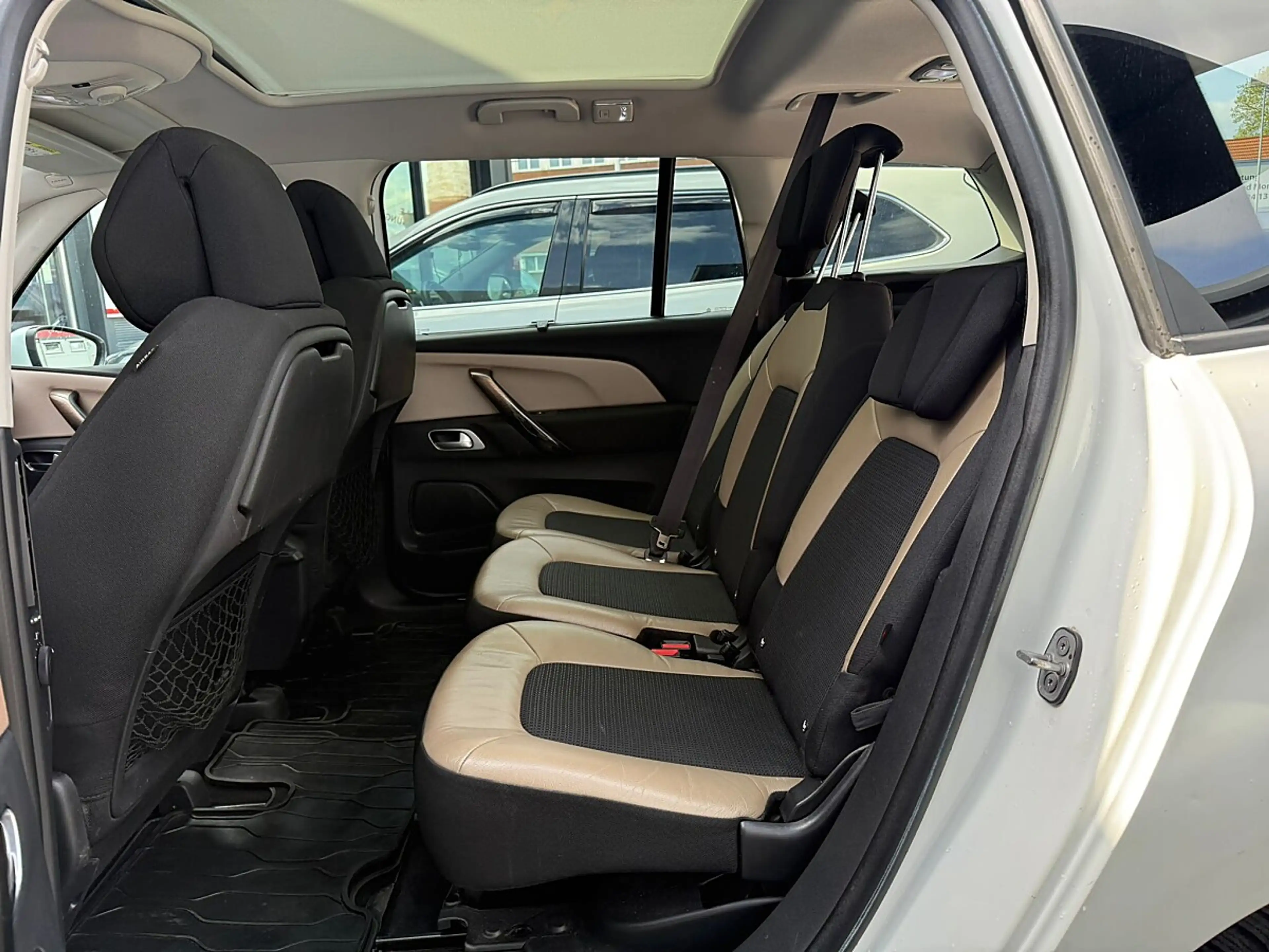 Citroen Grand C4 Picasso BlueHDi 150 Automatik Exclusive — photo 4