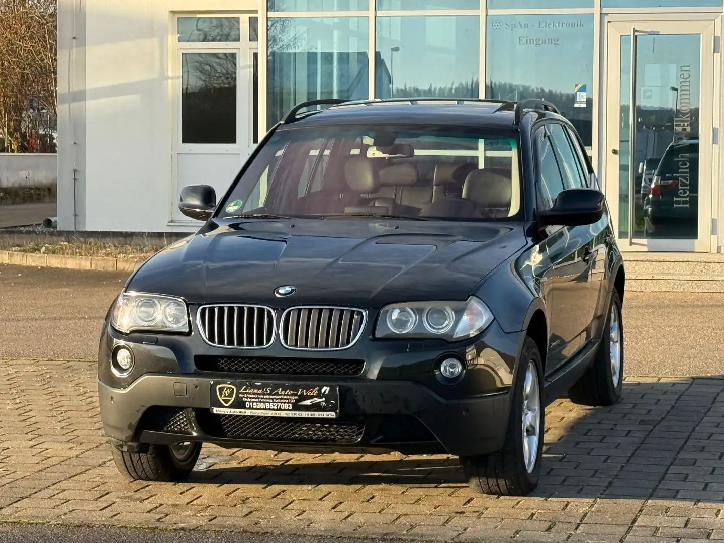 BMW X3 xDrive 30d Leder Klima Panorama Tüv/Au 11.27 Schwarz - 2