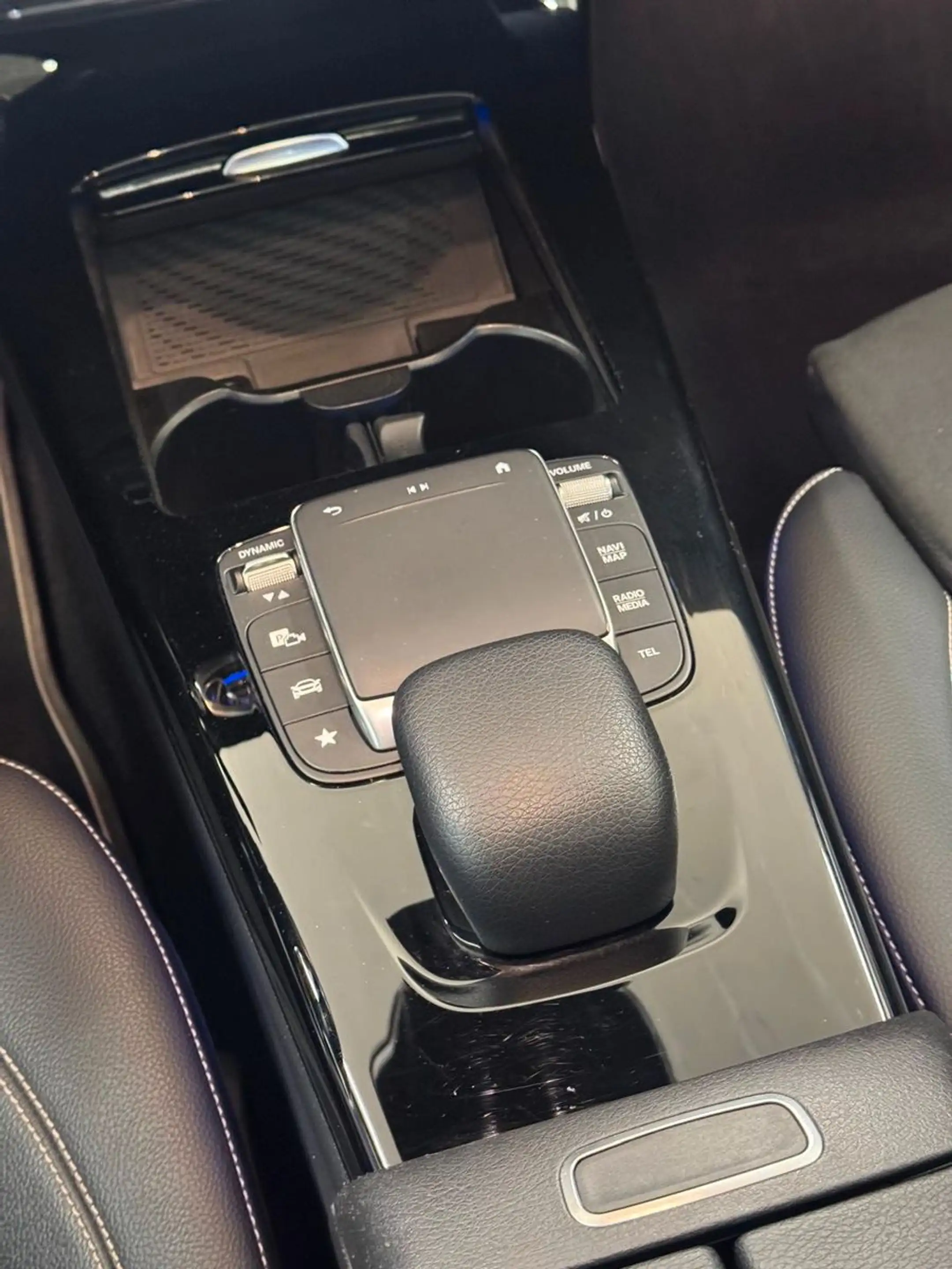 Mercedes-Benz A 250 e Lim. Edition AMG Line*MBUX*PANO*ACC*NAVI* — photo 15
