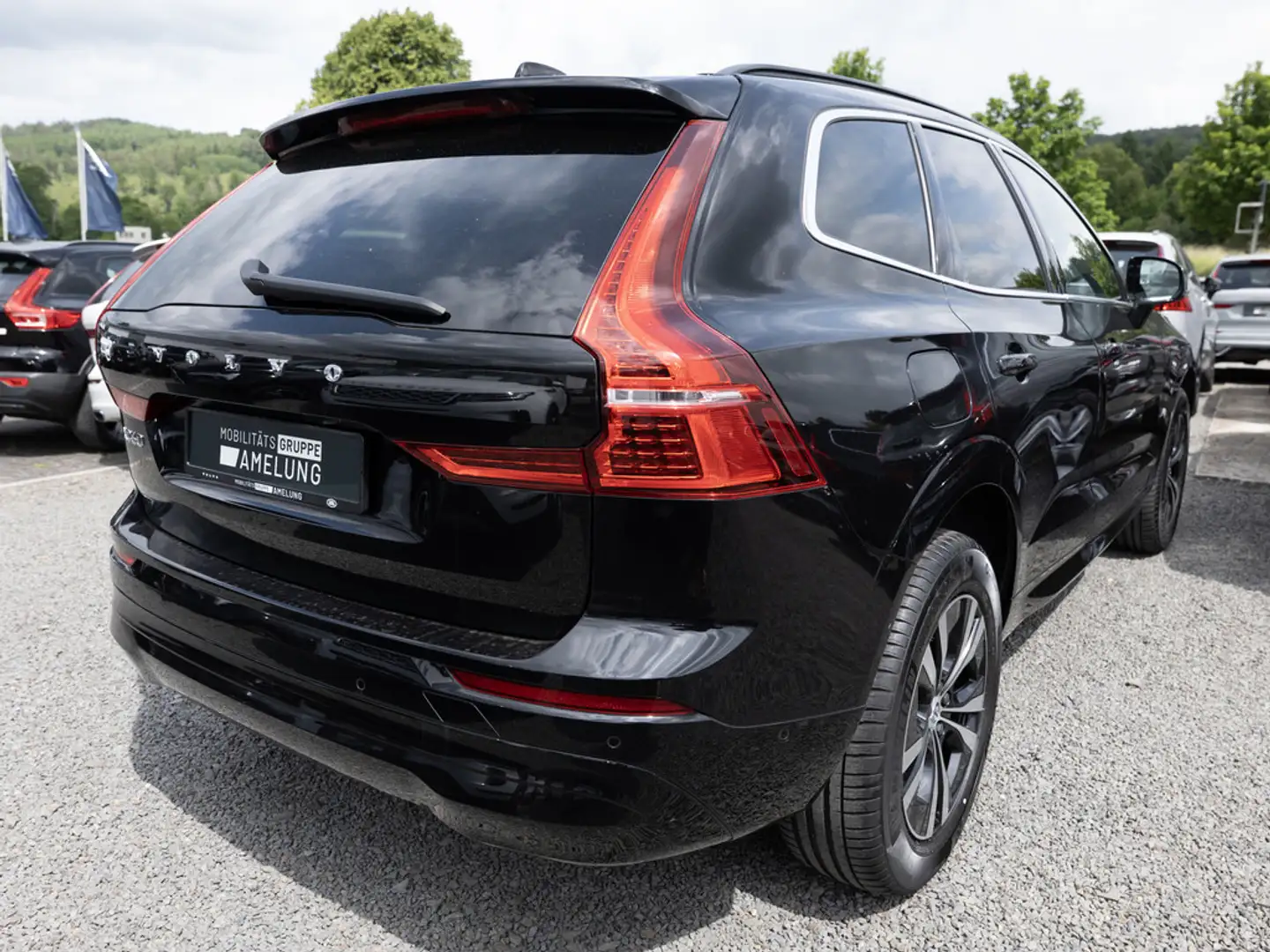 Volvo XC60 B4 Momentum Pro 2WD aus 1.Hand FACEL. Noir - 2