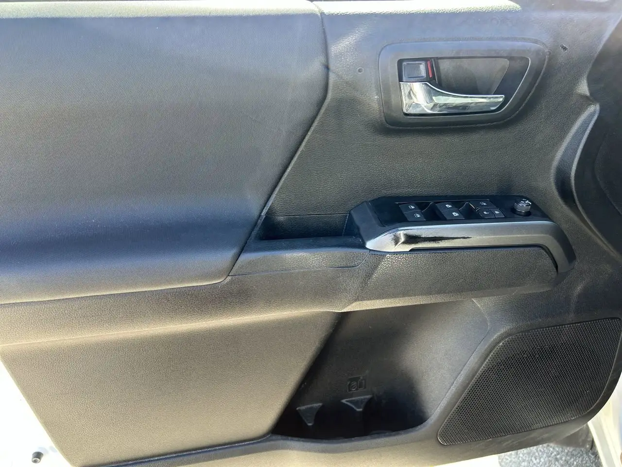 Toyota Tacoma снимка Toyota Tacoma