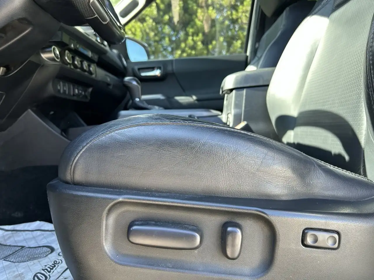 Toyota Tacoma снимка Toyota Tacoma