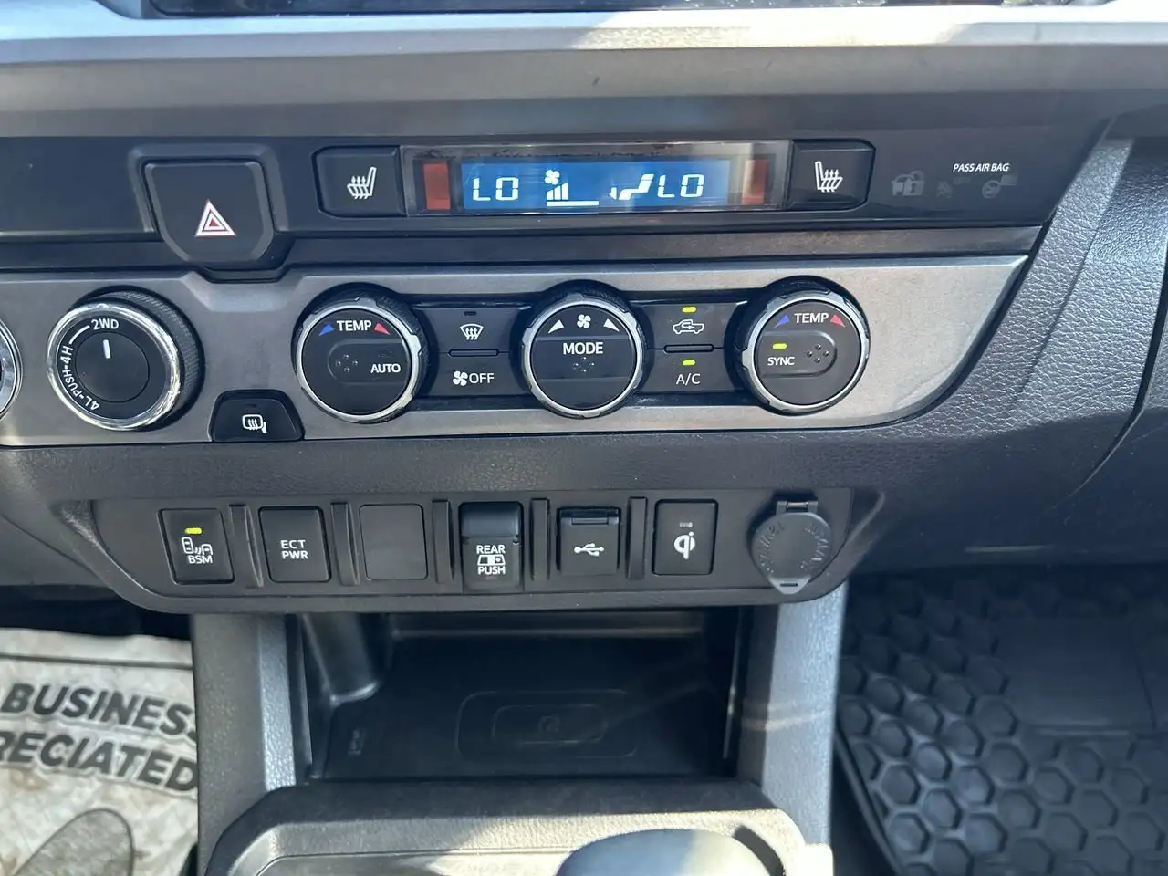 Toyota Tacoma снимка Toyota Tacoma