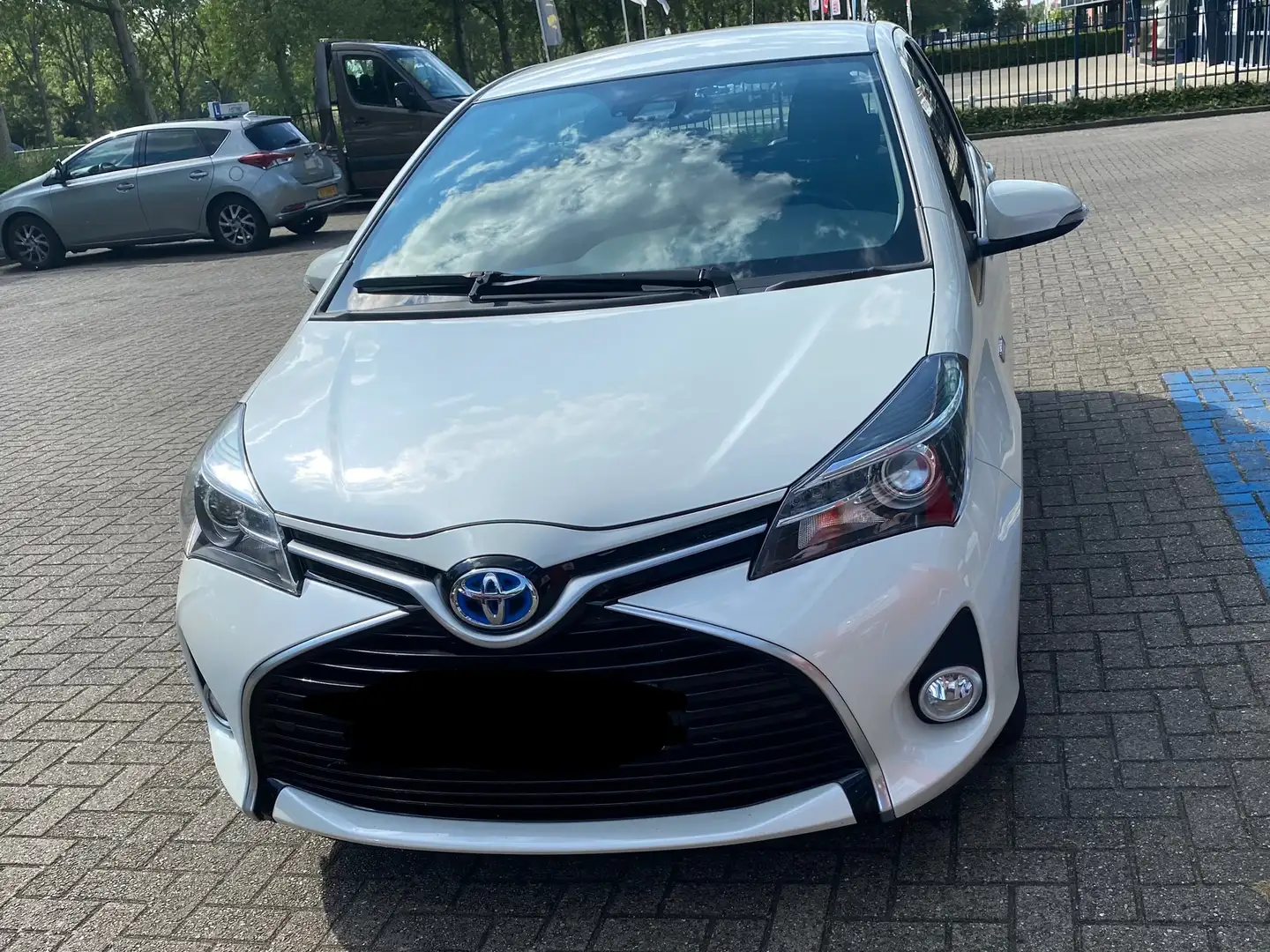 Toyota Yaris 1.5 Hybrid Trend Wit - 2