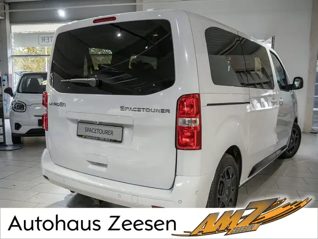 Citroen Spacetourer view 3
