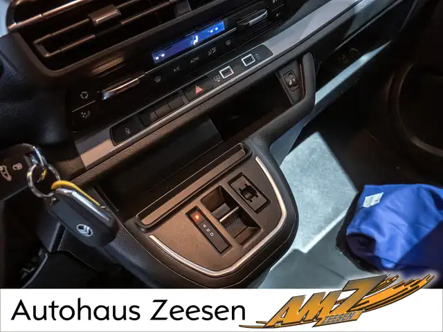 Citroen Spacetourer view 10