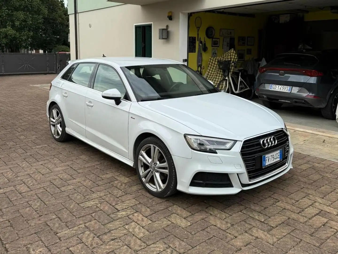 Audi A3 A3 Sportback1.6 tdi Admired 116cv s-tronic Bianco - 1