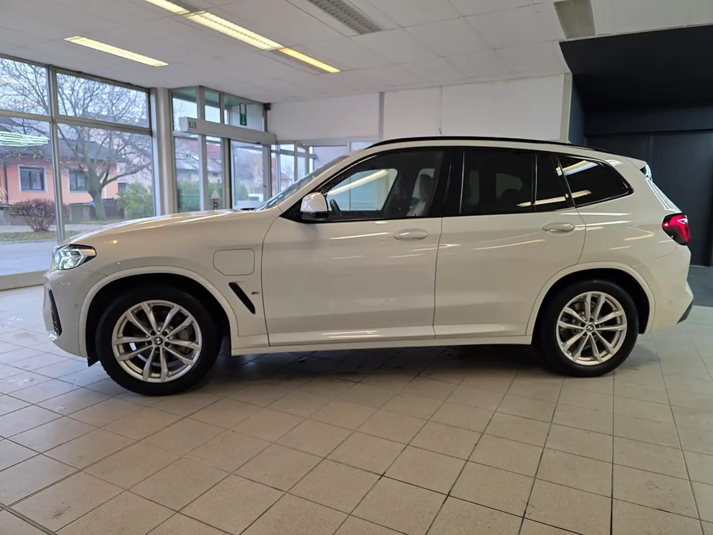 BMW X3 xDrive30e PHEV Aut. M-Sportpaket Weiß - 2