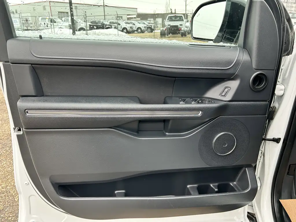 2022 Ford Expedition Max XL | Rear Cam | Tow Pkg | PowerFold Seats — photo 5