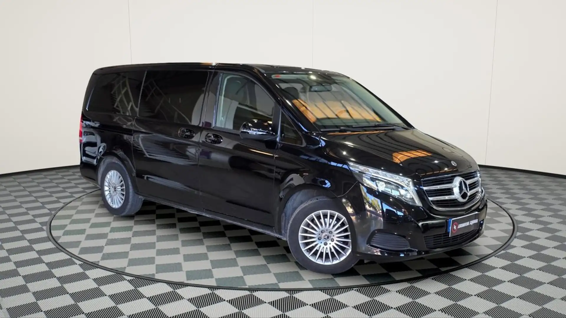 Mercedes-Benz V 220 d Avantgarde Largo Negro - 2