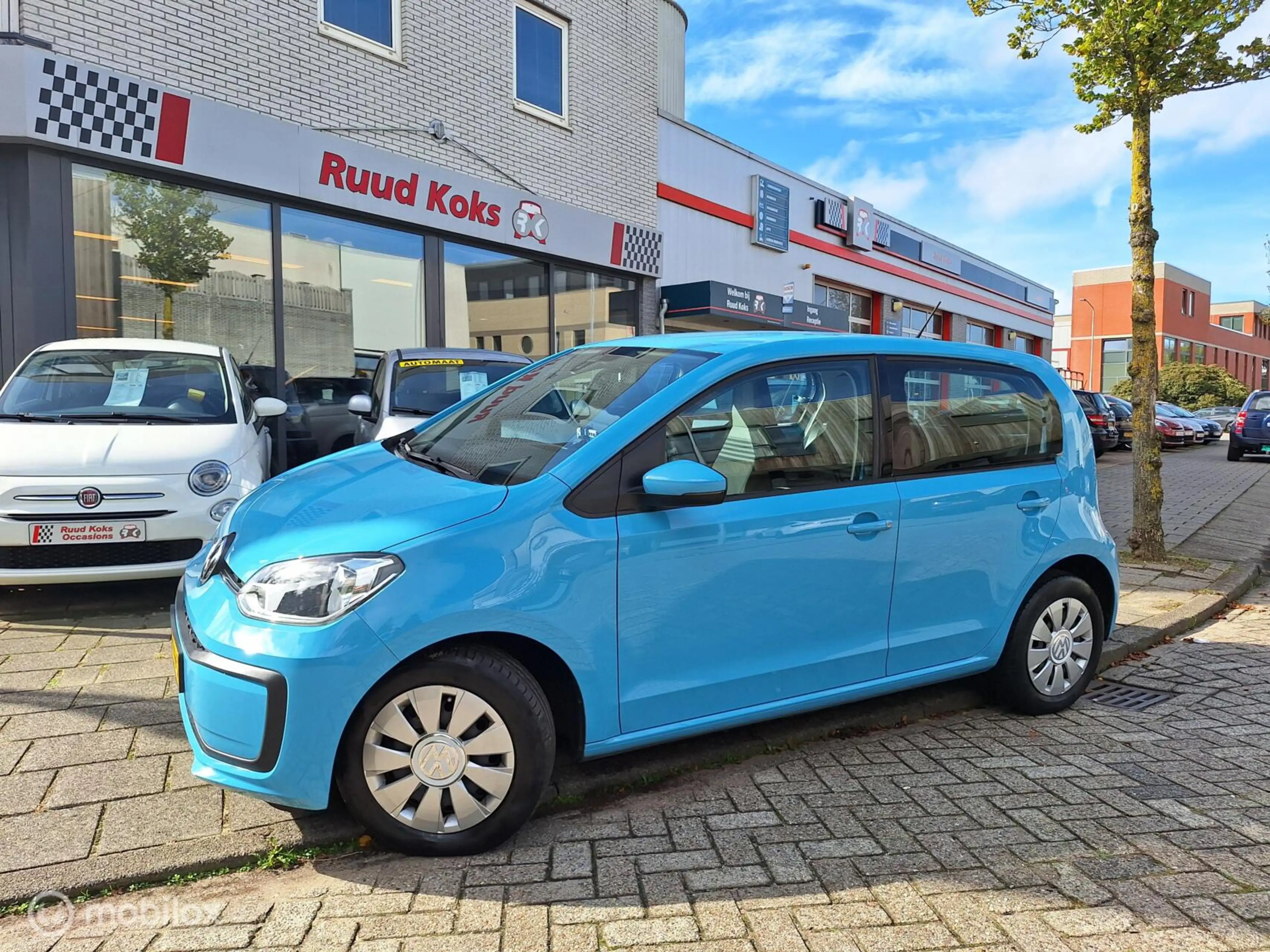Volkswagen up! 1.0 BMT MOVE UP! •