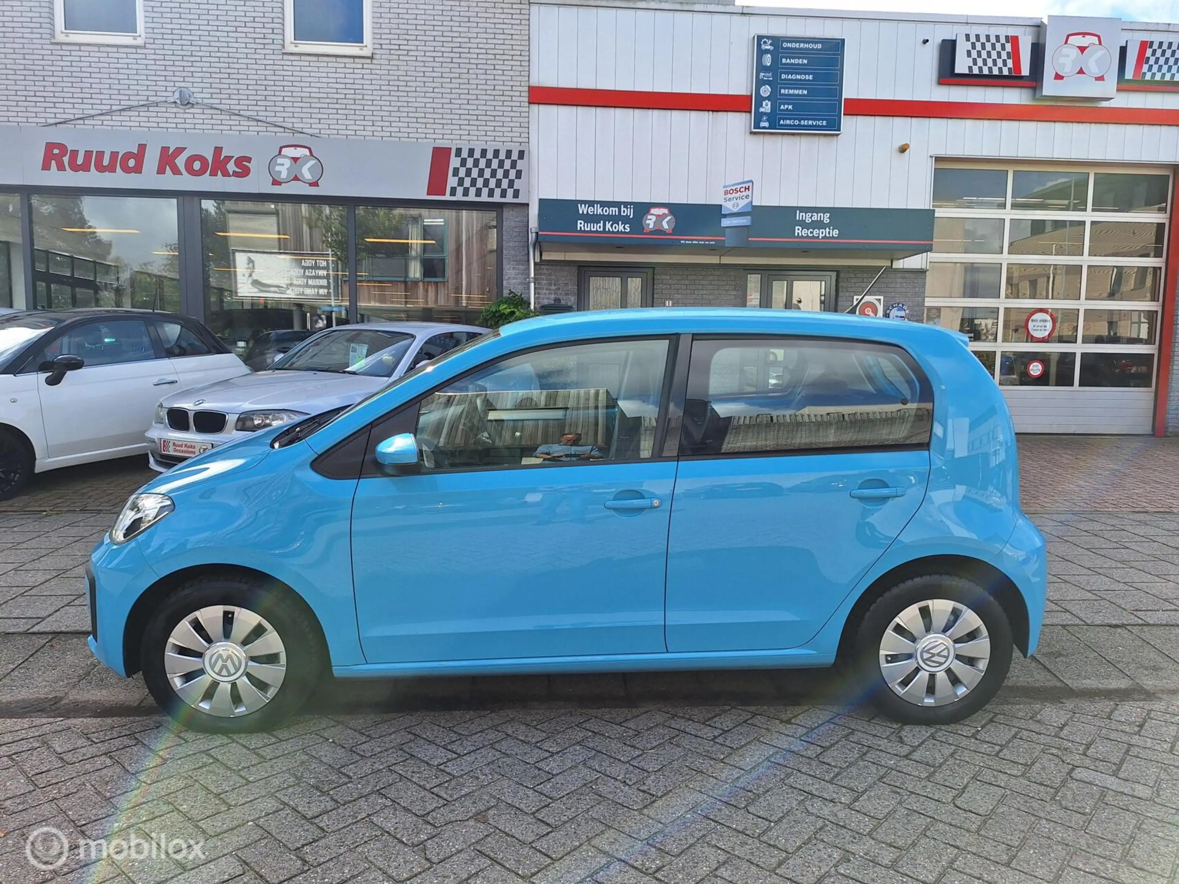 Volkswagen up! 1.0 BMT MOVE UP! • — photo 2