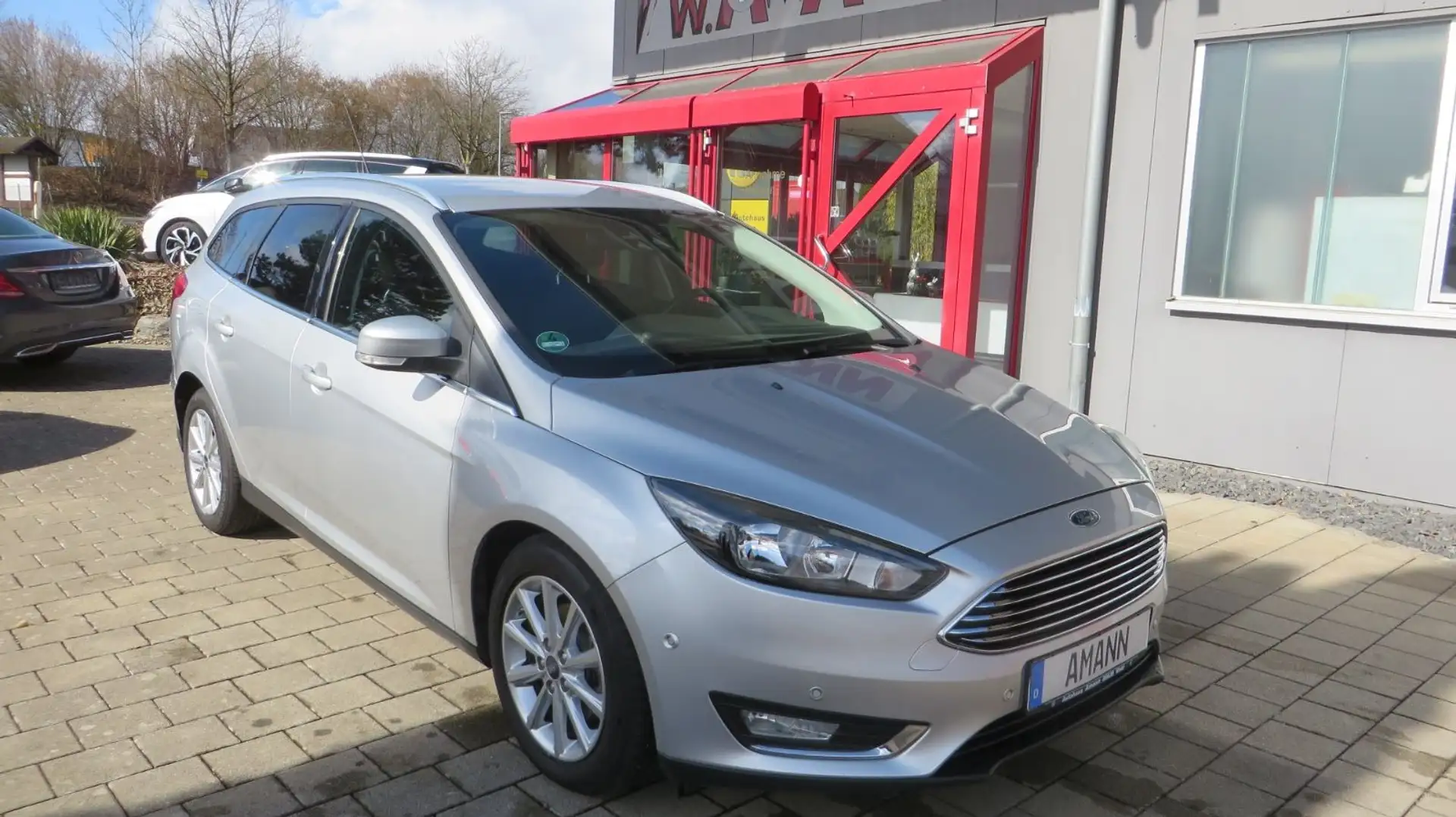 Ford Focus Turnier Titanium Silber - 1