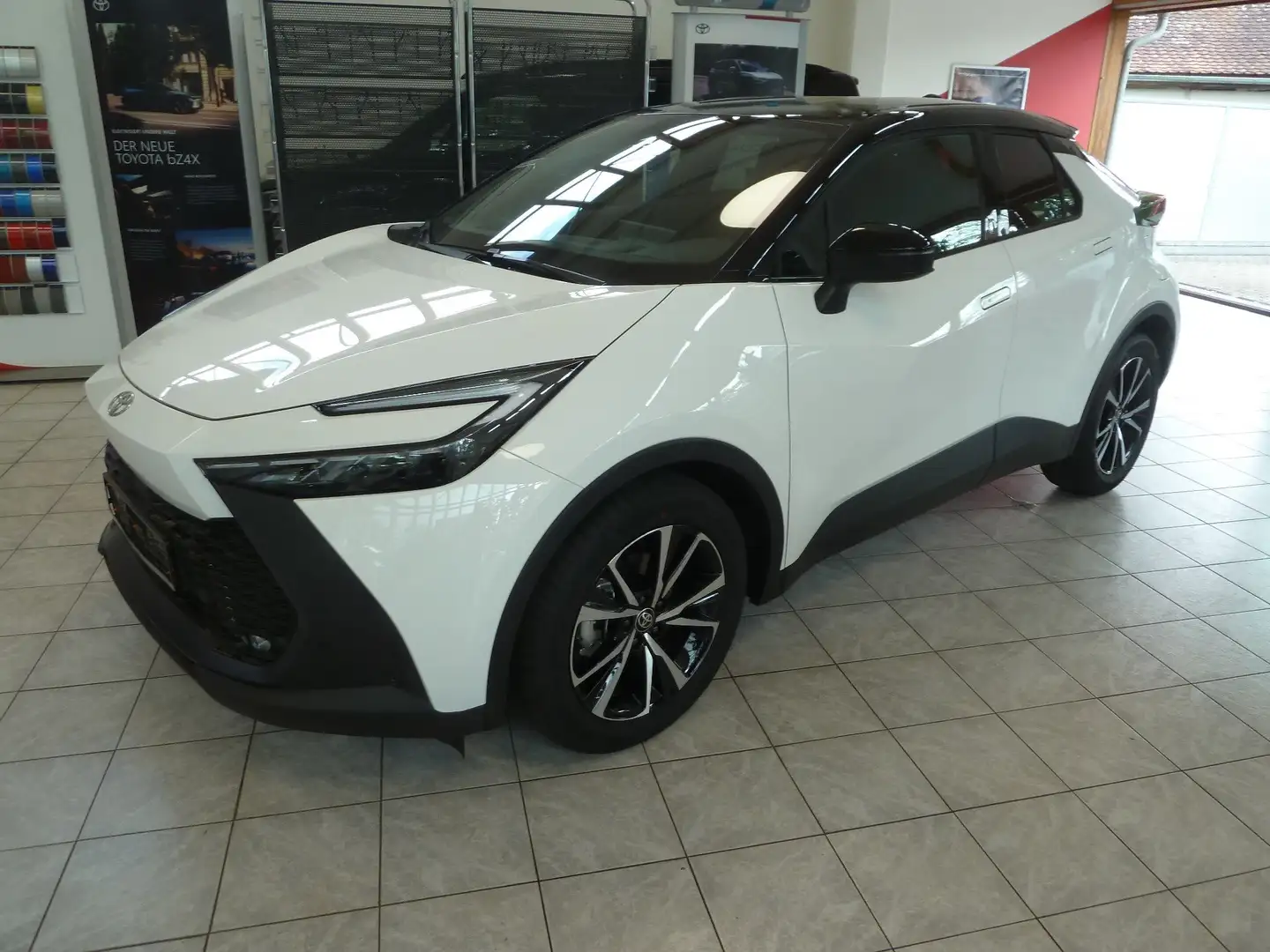 Toyota C-HR Hybrid FWD TeamD *Technik Paket* Bianco - 2