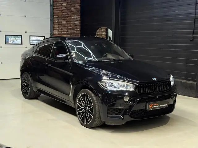 BMW X6 view 3