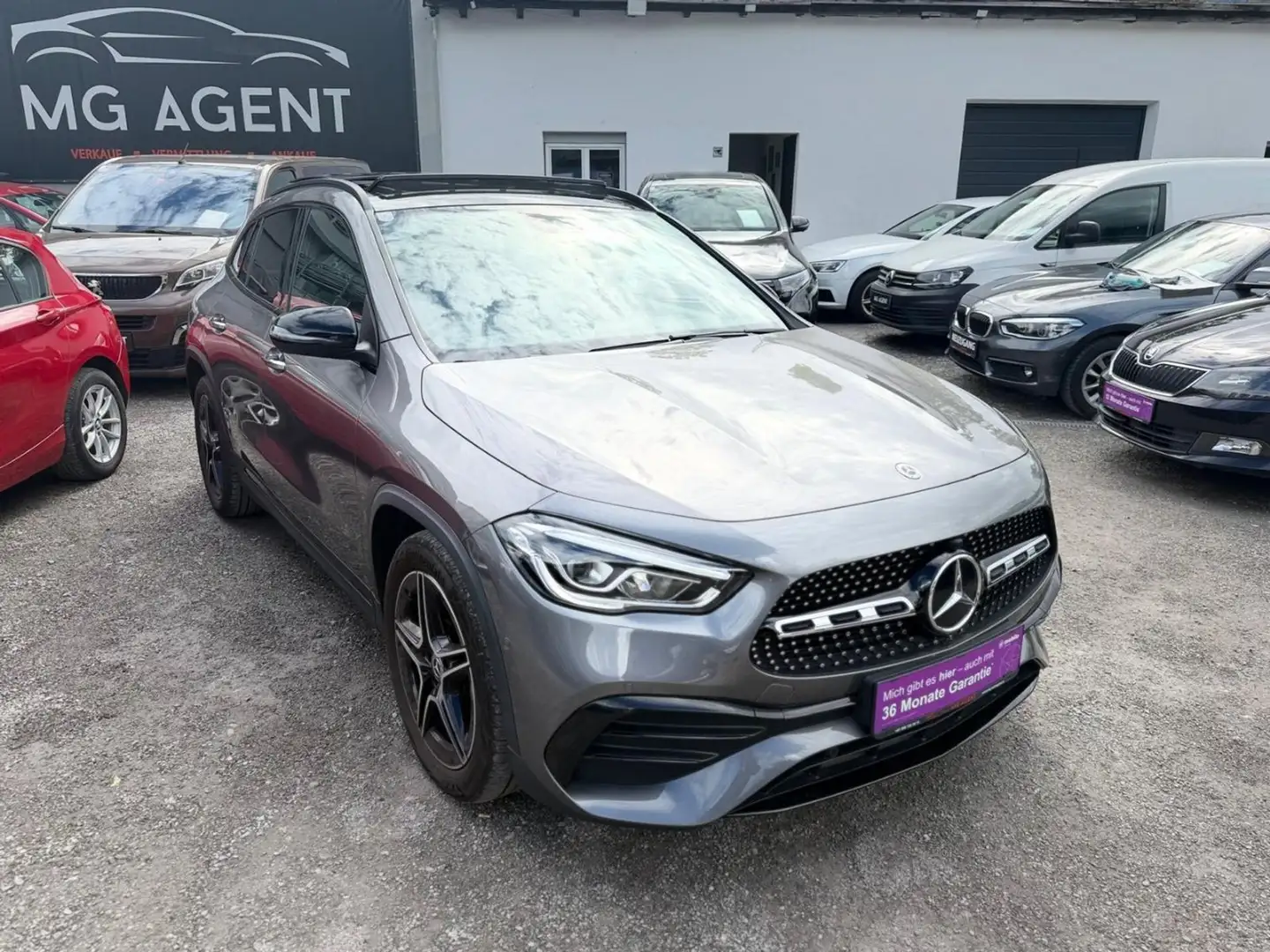 Mercedes-Benz GLA 200 GLA-Klasse GLA 200 d AMG Line 4Matic Grau - 1