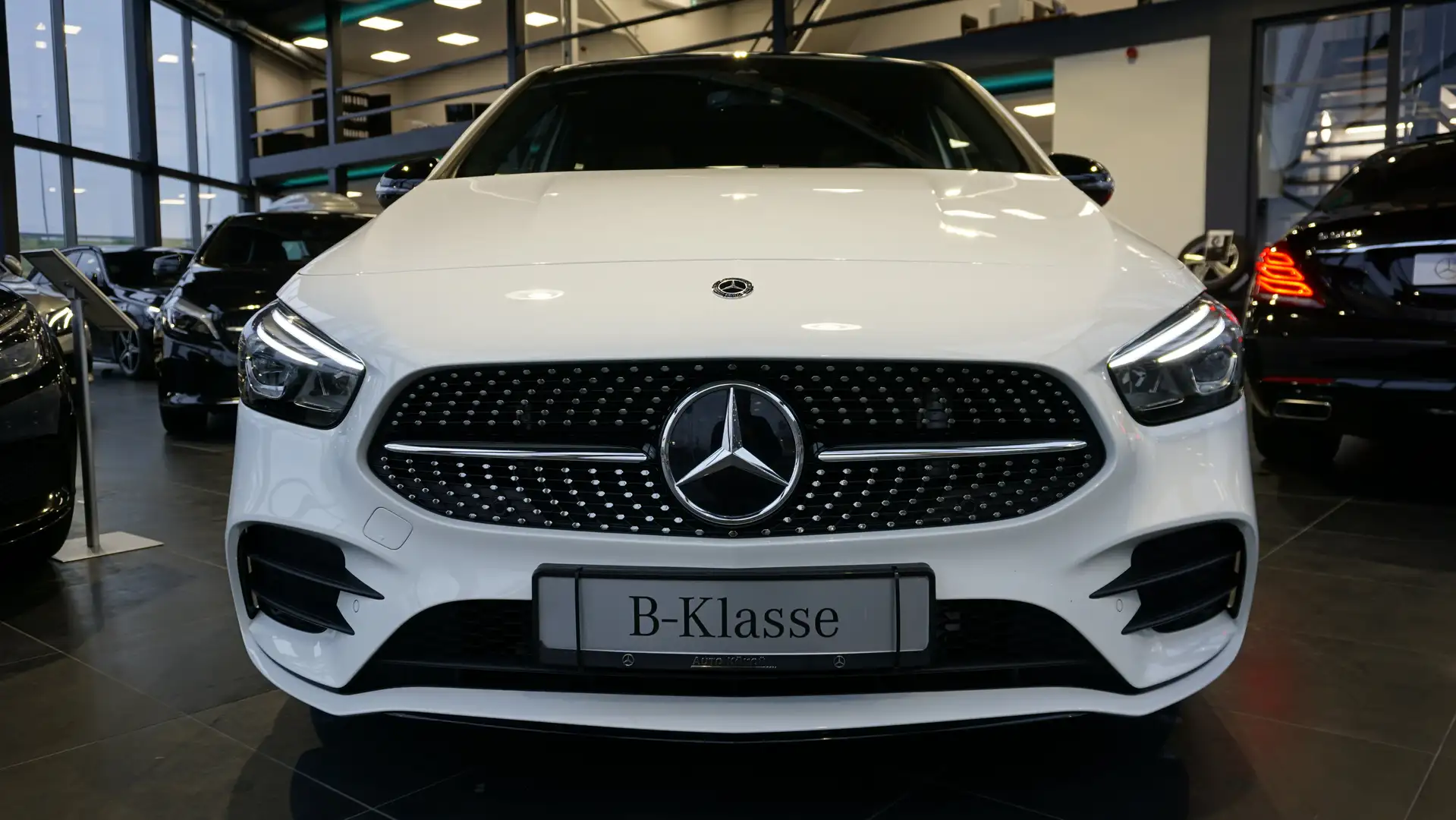 Mercedes-Benz B 250 AMG | Nightpakket | Panorama | LED | Camera | Blanc - 2