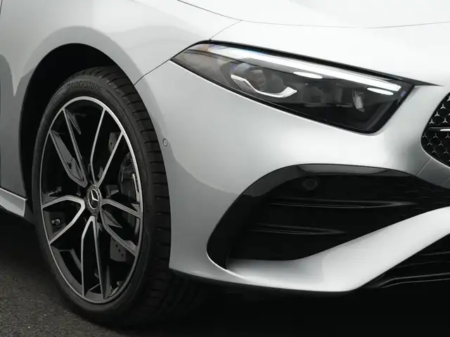 Mercedes-Benz A-Class view 9