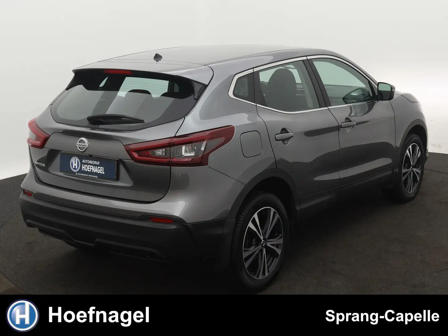Nissan Qashqai 1.3 DIG-T Visia | Camera | Cruise | Bluetooth Grijs - 2