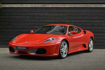 4.3 V8 - Handbak - Full Spec - Carbon