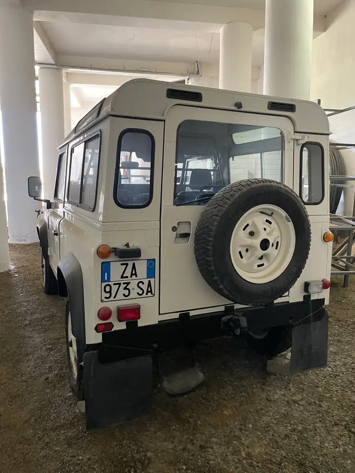 Land Rover Defender 90 2.5 td Hard Top, foto 2