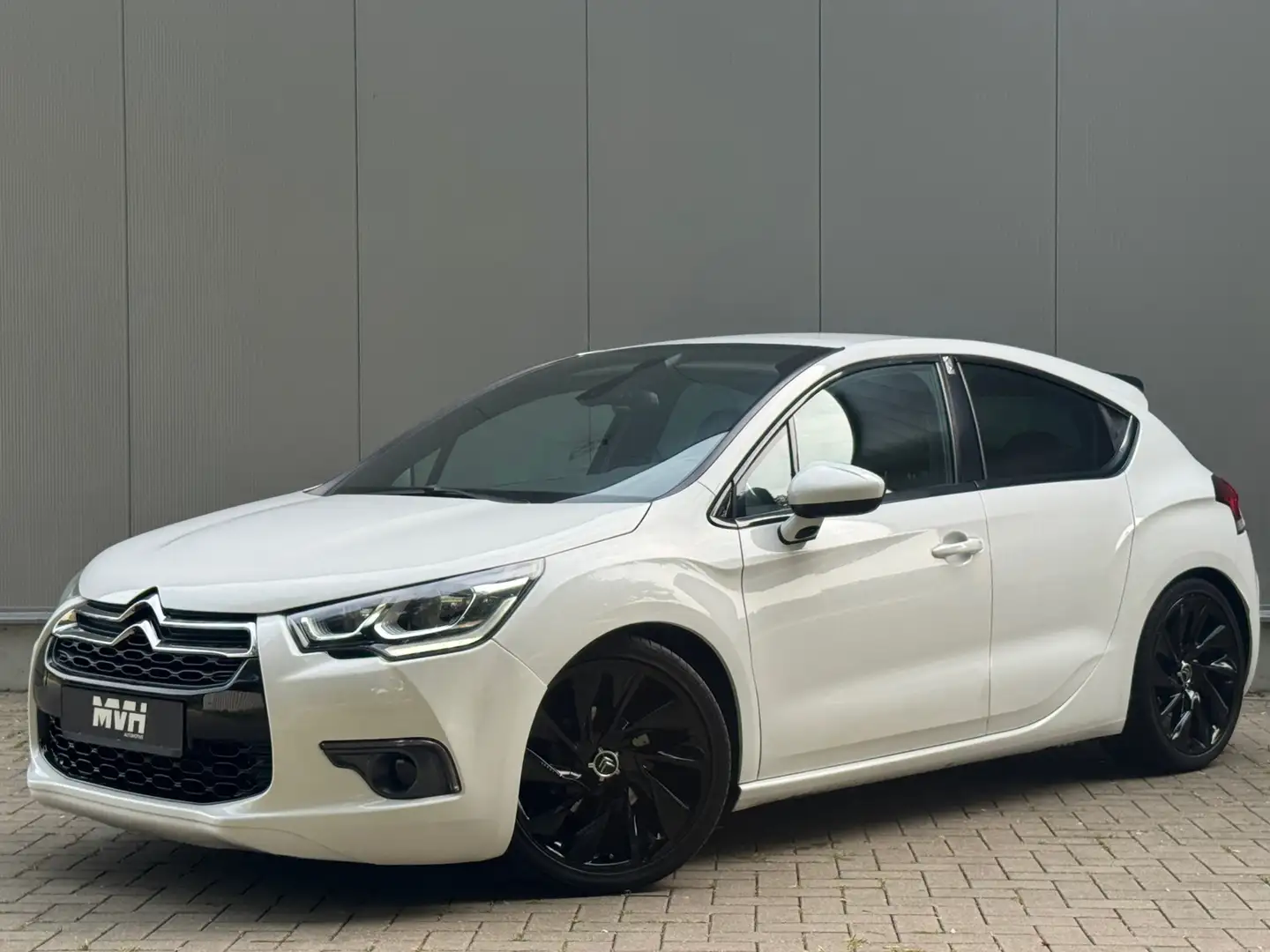 Citroen DS4 1.6 VTi Chic - Leder - Maxton - Sterrenhemel - Sto Blanc - 1