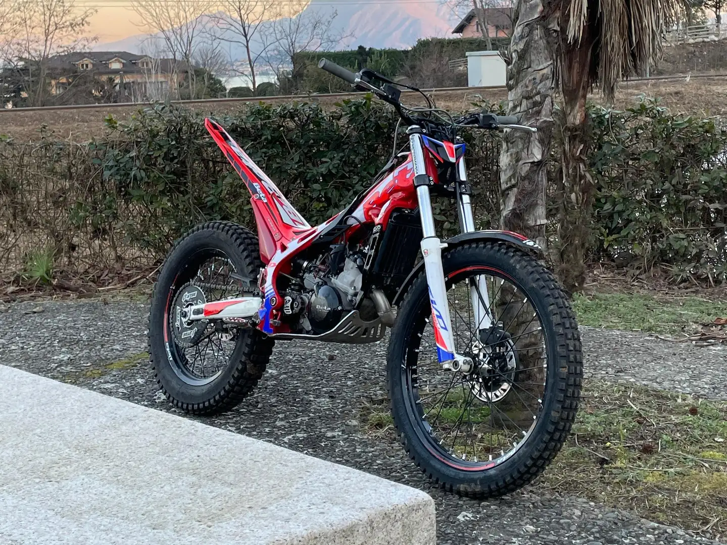 Beta Evo 125 Червоний - 1