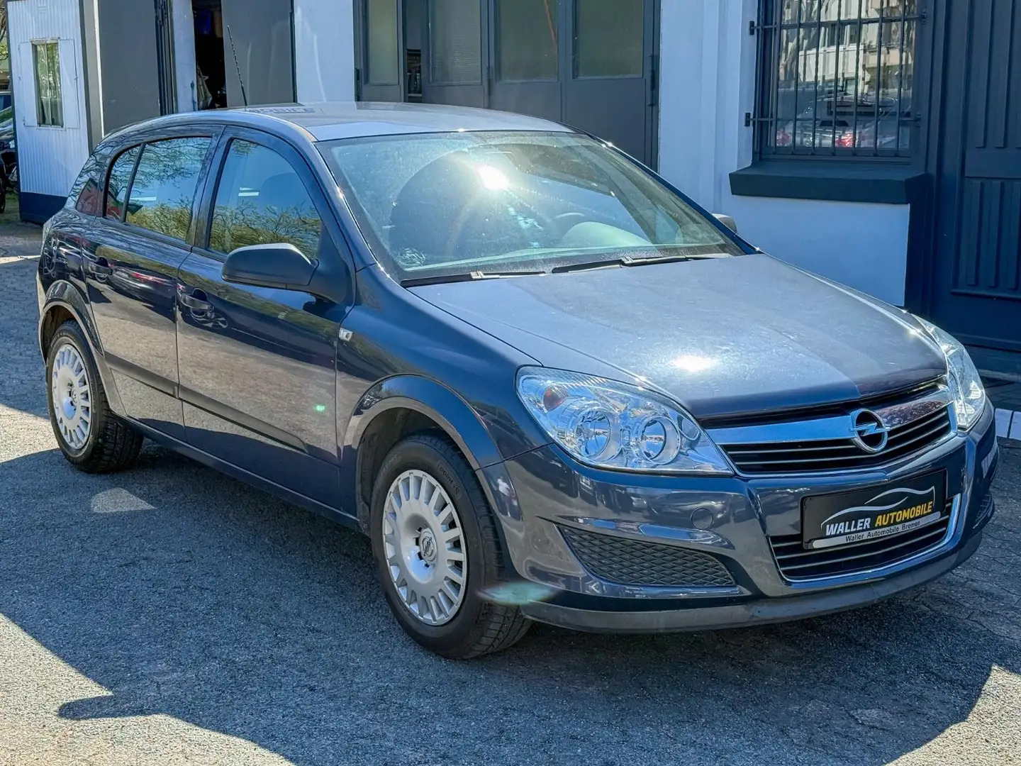 Opel Astra H 1.4 Lim. 1.HAND / UNFALLFREI - 1