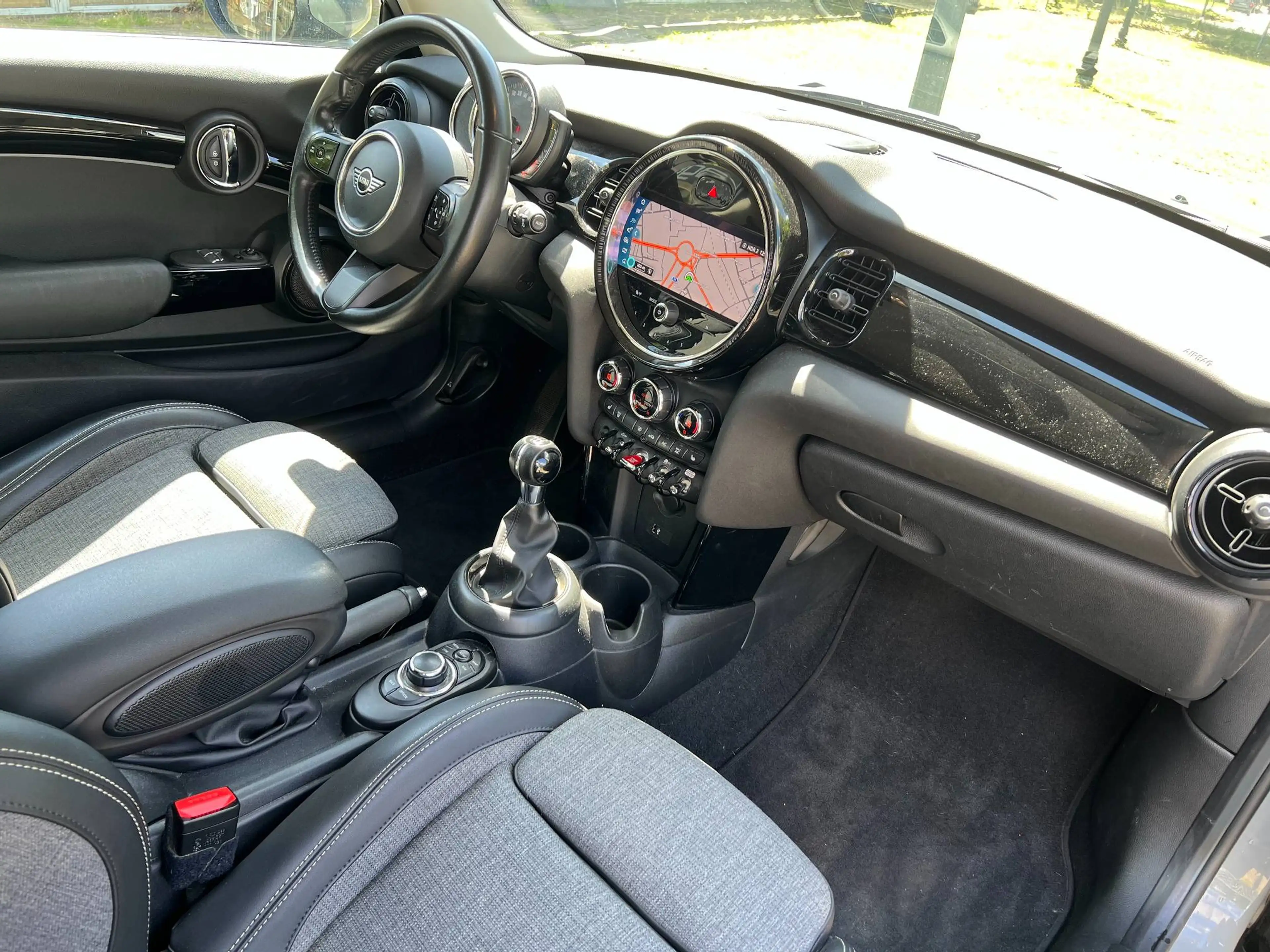 MINI One MINI One Classic Trim/1.Hd/gr.Navi/AppleCP/Teilld/PDC/SH/uvm — photo 5