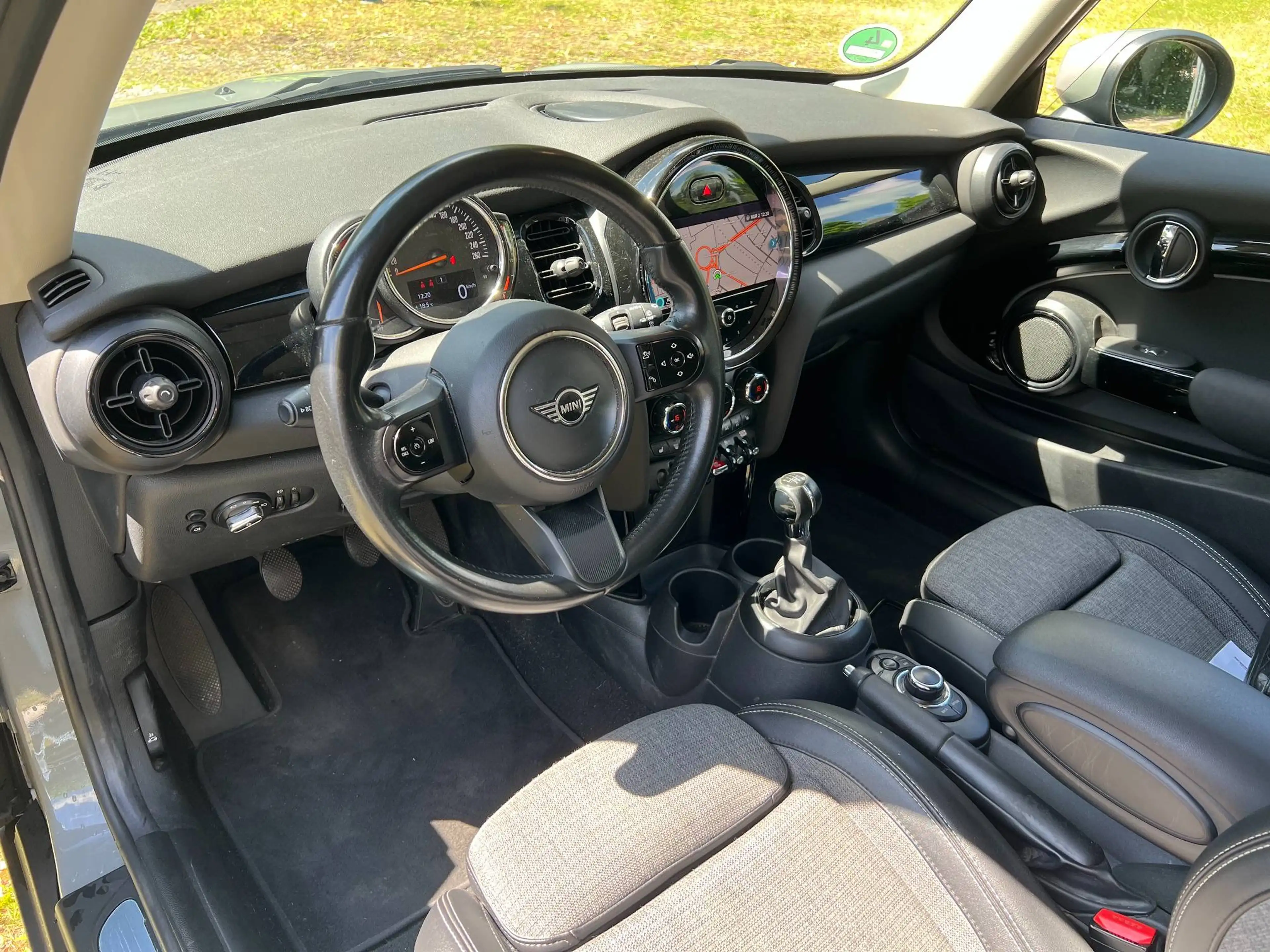 MINI One MINI One Classic Trim/1.Hd/gr.Navi/AppleCP/Teilld/PDC/SH/uvm — photo 13