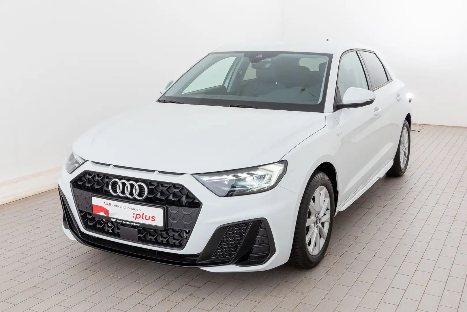 Audi A1 S line 25 TFSI S tr. VIRTUAL NAVI Weiß - 2