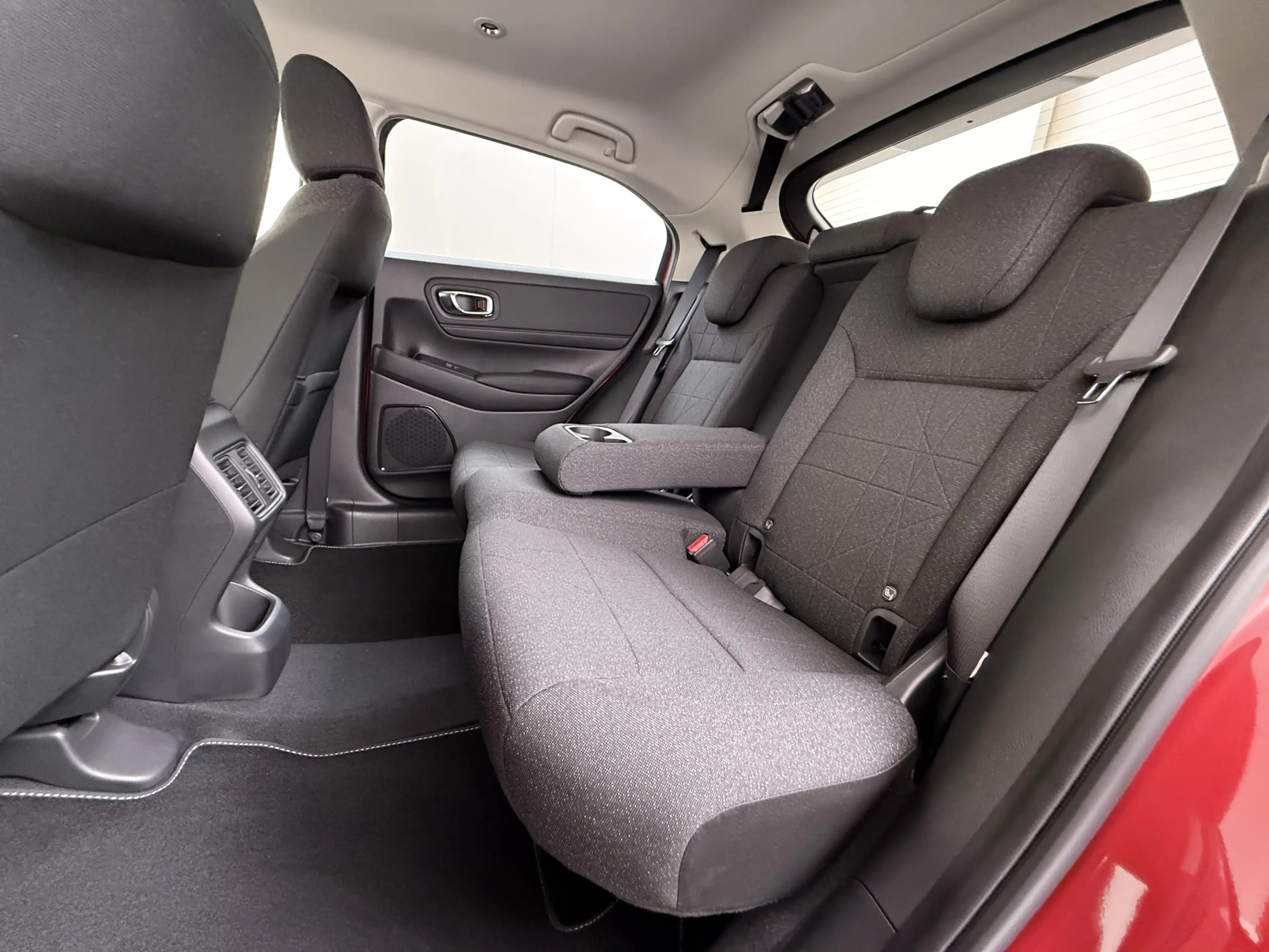Honda HR-V 1.5 e:HEV i-MMD 131pk CVT Elegance — photo 20