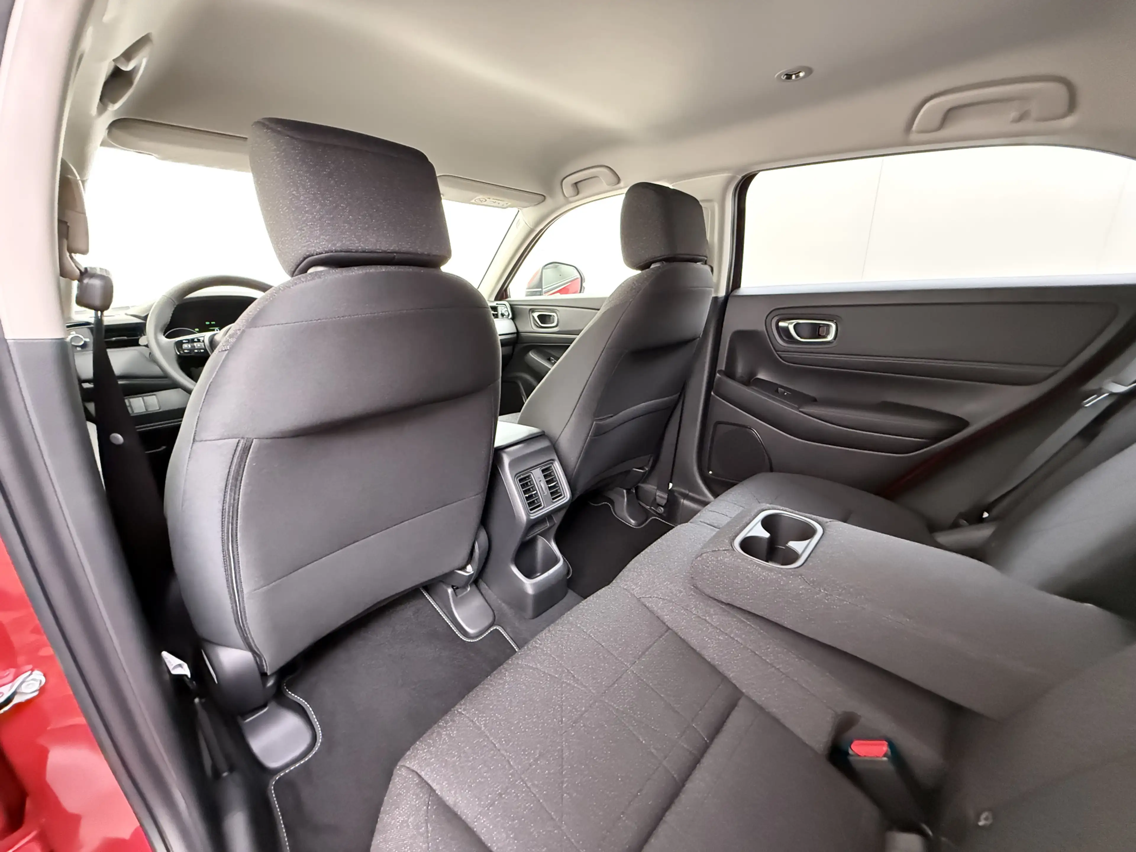 Honda HR-V 1.5 e:HEV i-MMD 131pk CVT Elegance — photo 19
