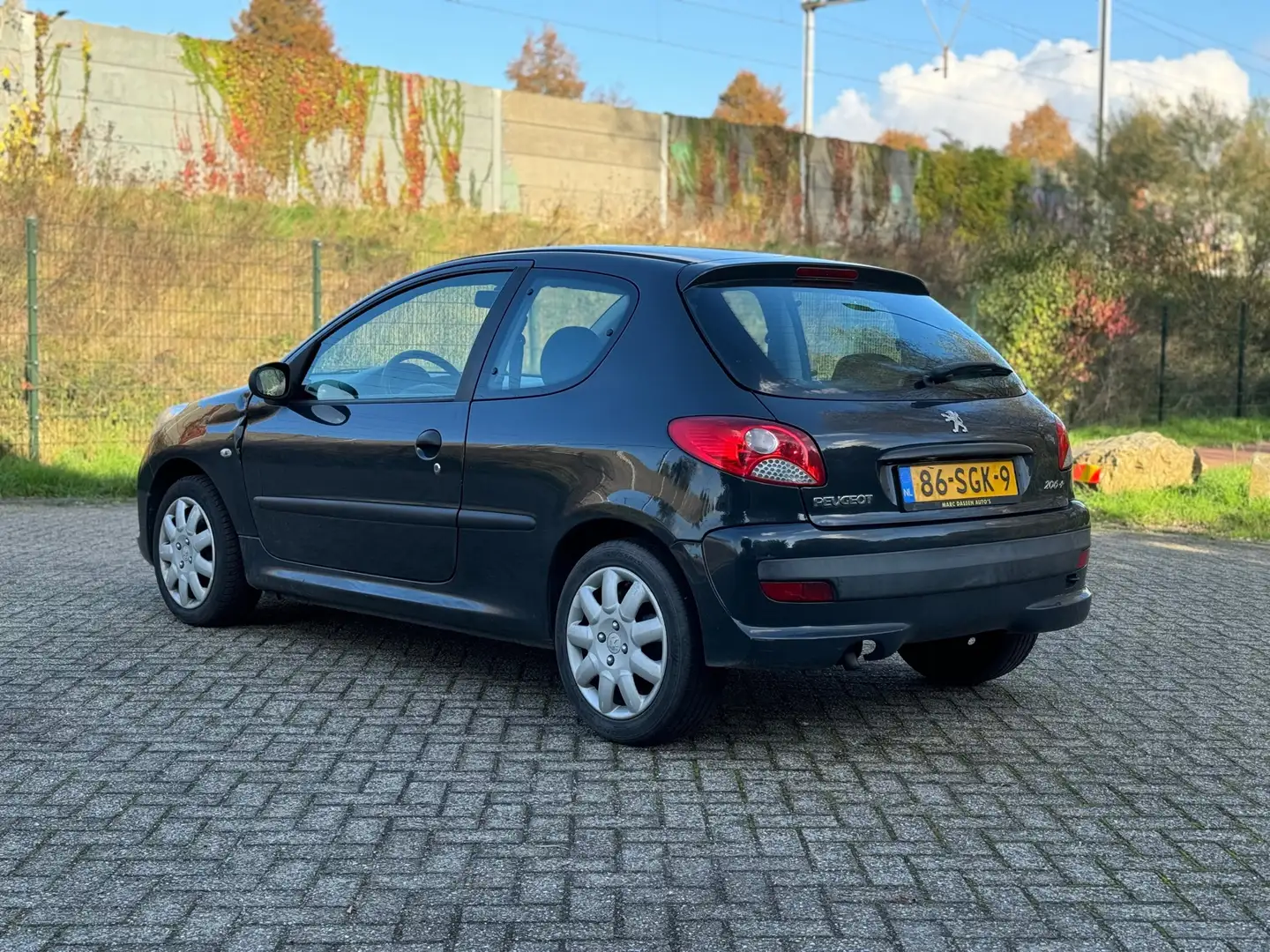 Peugeot 206 + Peugeot 206 1.1 XR I 3 DRS I ELEK. RAMEN I INRUI Gris - 2