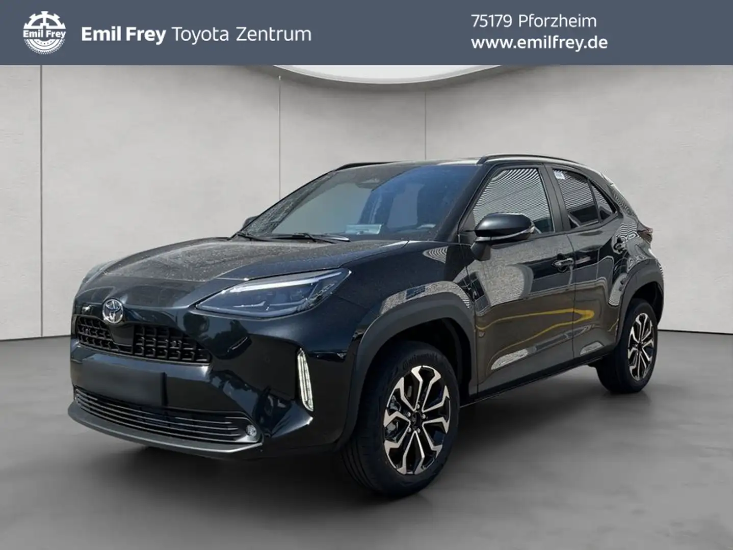 Toyota Yaris Cross Hybrid 130 1.5 VVT-i Teamplayer Zwart - 1