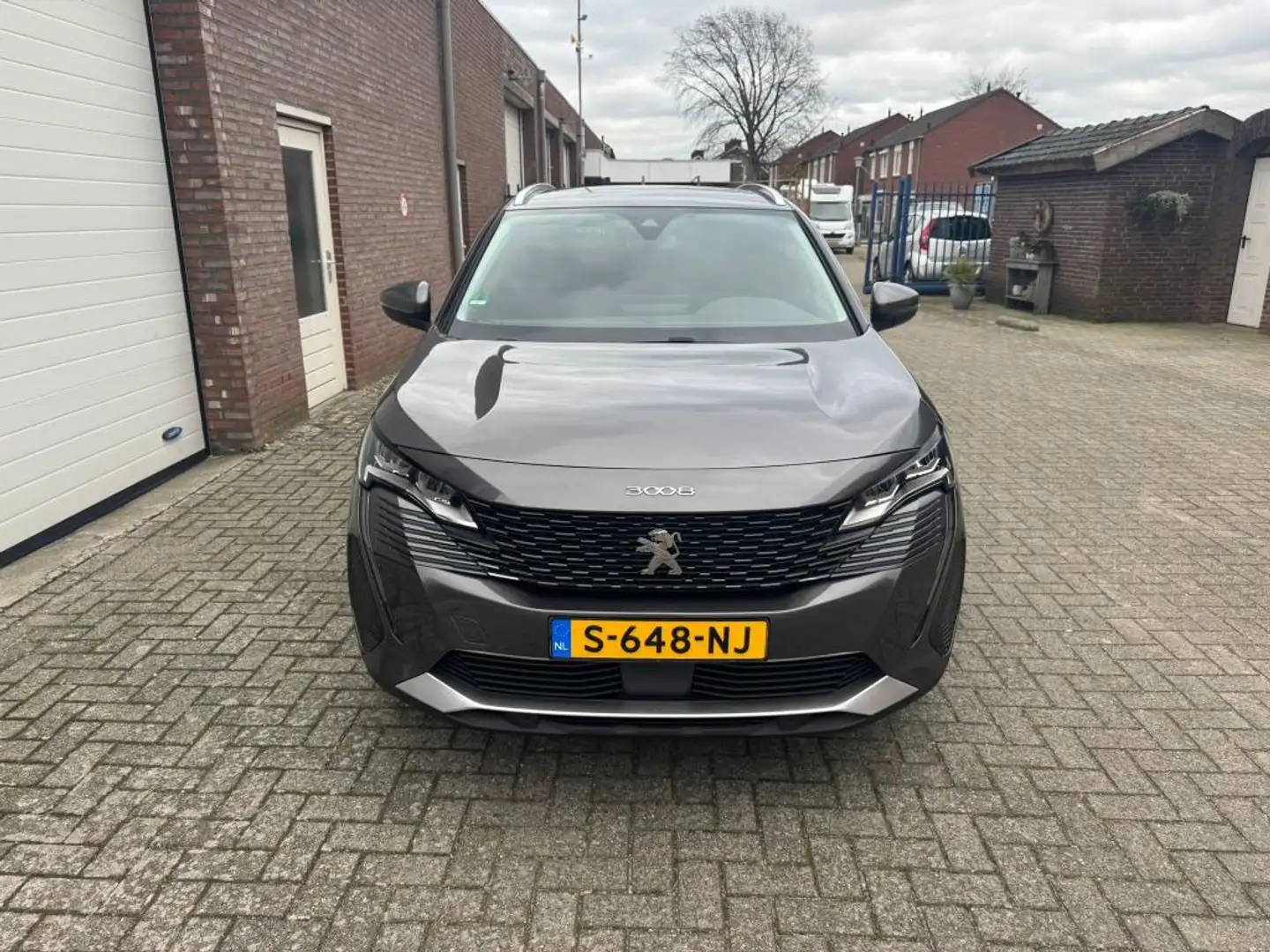 Peugeot 3008 1.2 PureTech allure automaat 42.000km Grigio - 2