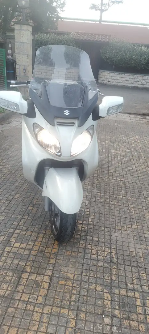 Suzuki Burgman 650 executive ABS Bianco - 1