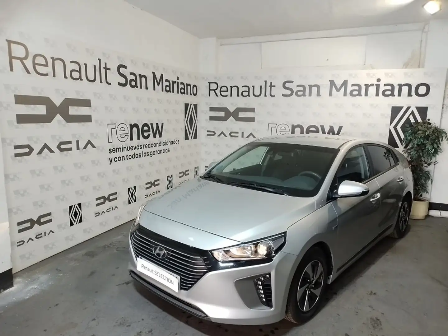 Hyundai IONIQ Klass Hybrid Gris - 1