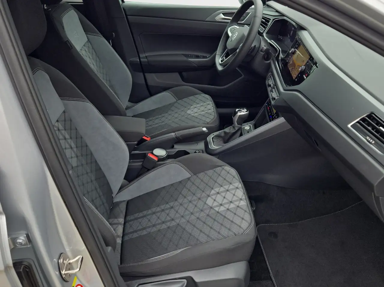 Volkswagen Taigo 1.0 TSI DSG R-Line Black Style 14