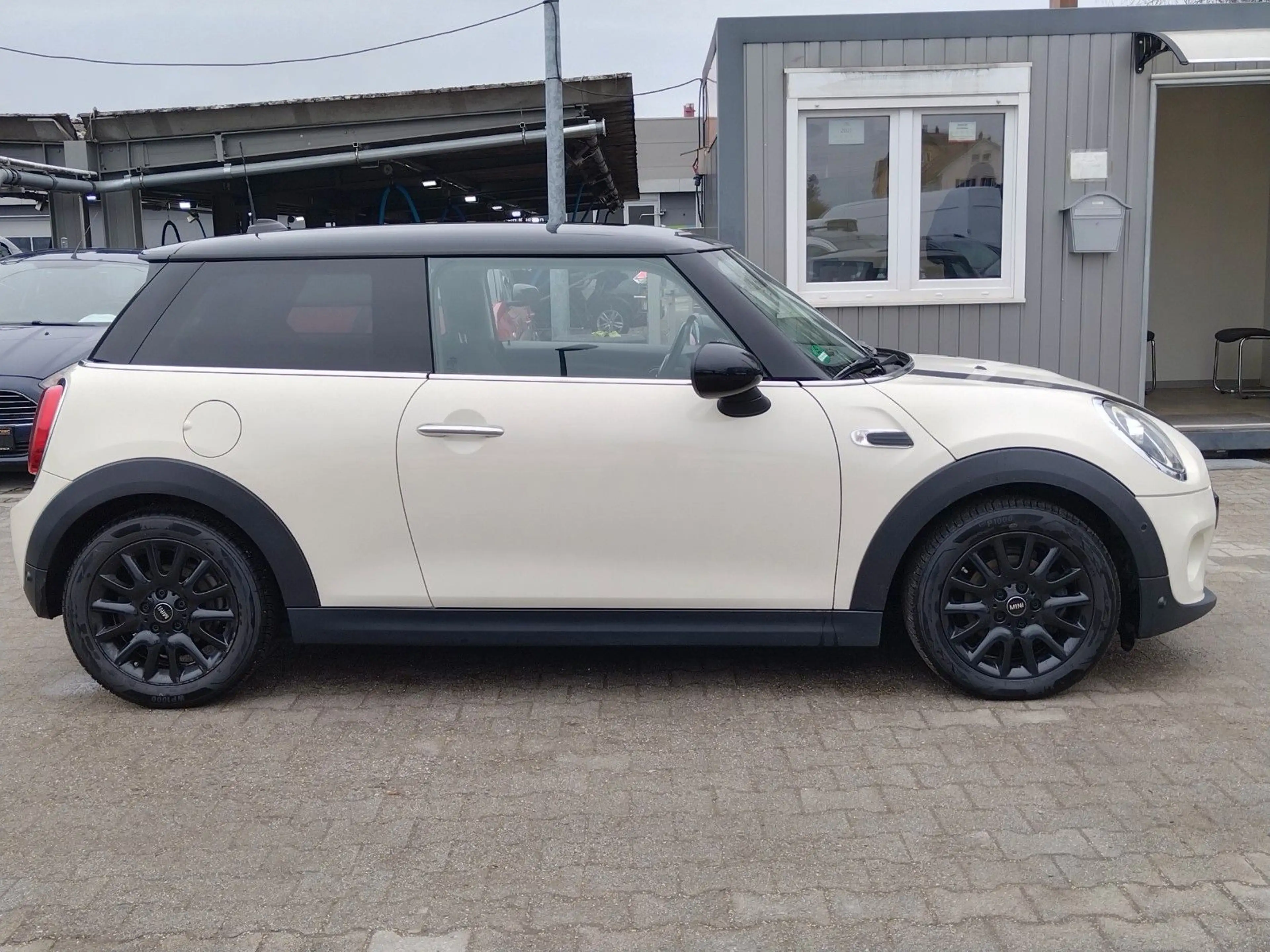 MINI Cooper D 60 Years+TÜV/NEU+KLIMAAUTO+SHZ+PDC+LED — photo 2
