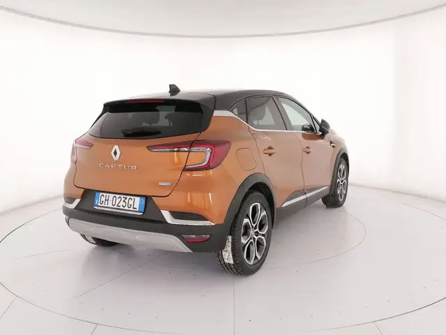 Renault Captur view 2