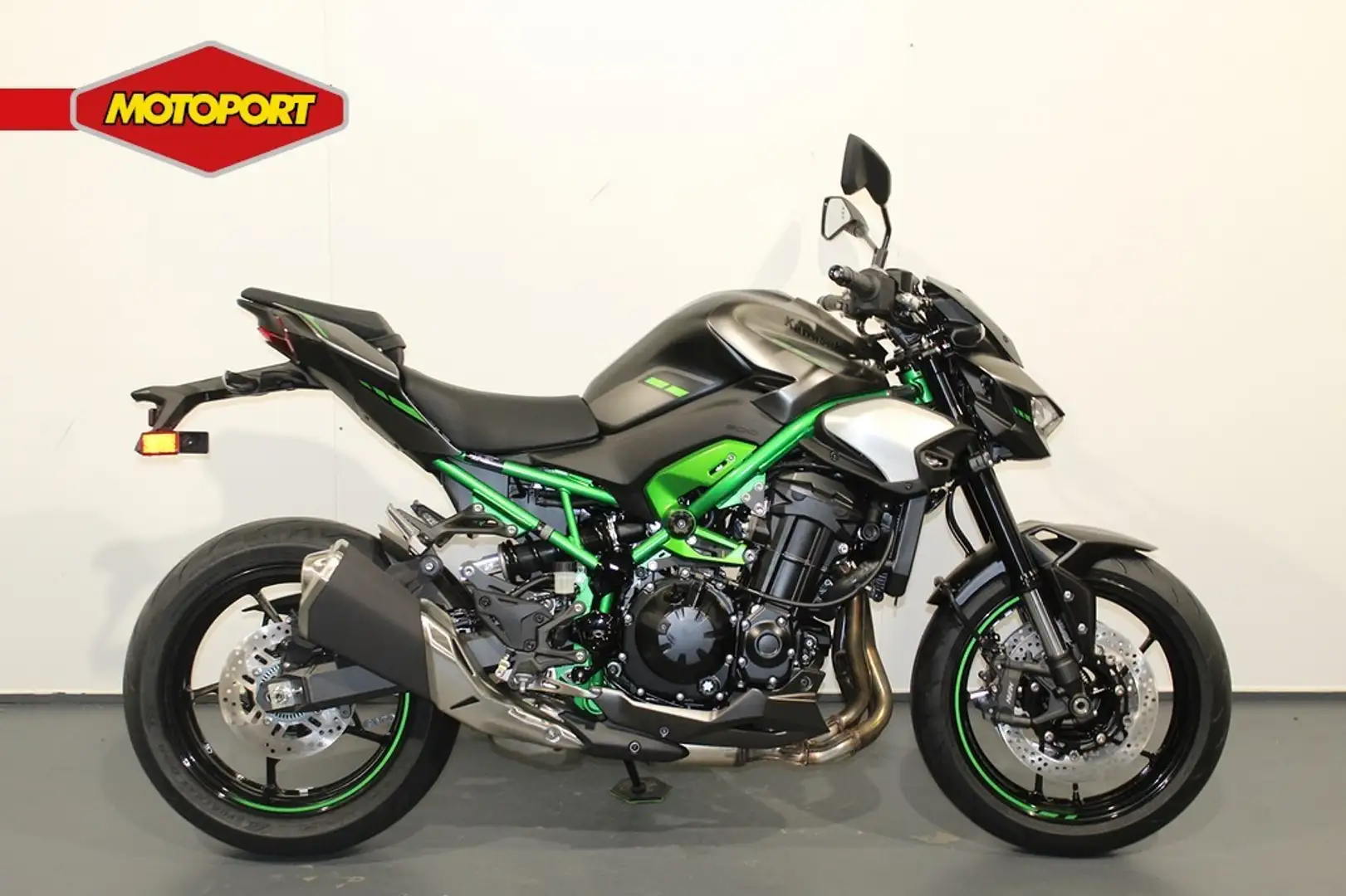Kawasaki Z 900 Verde - 1