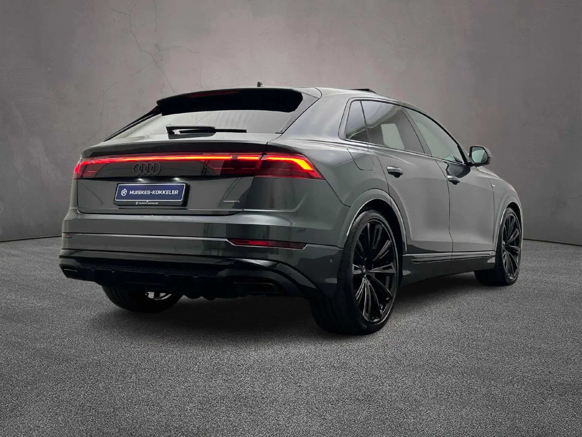 아우디 Audi Q8 TFSI 2026 회색 사진 5