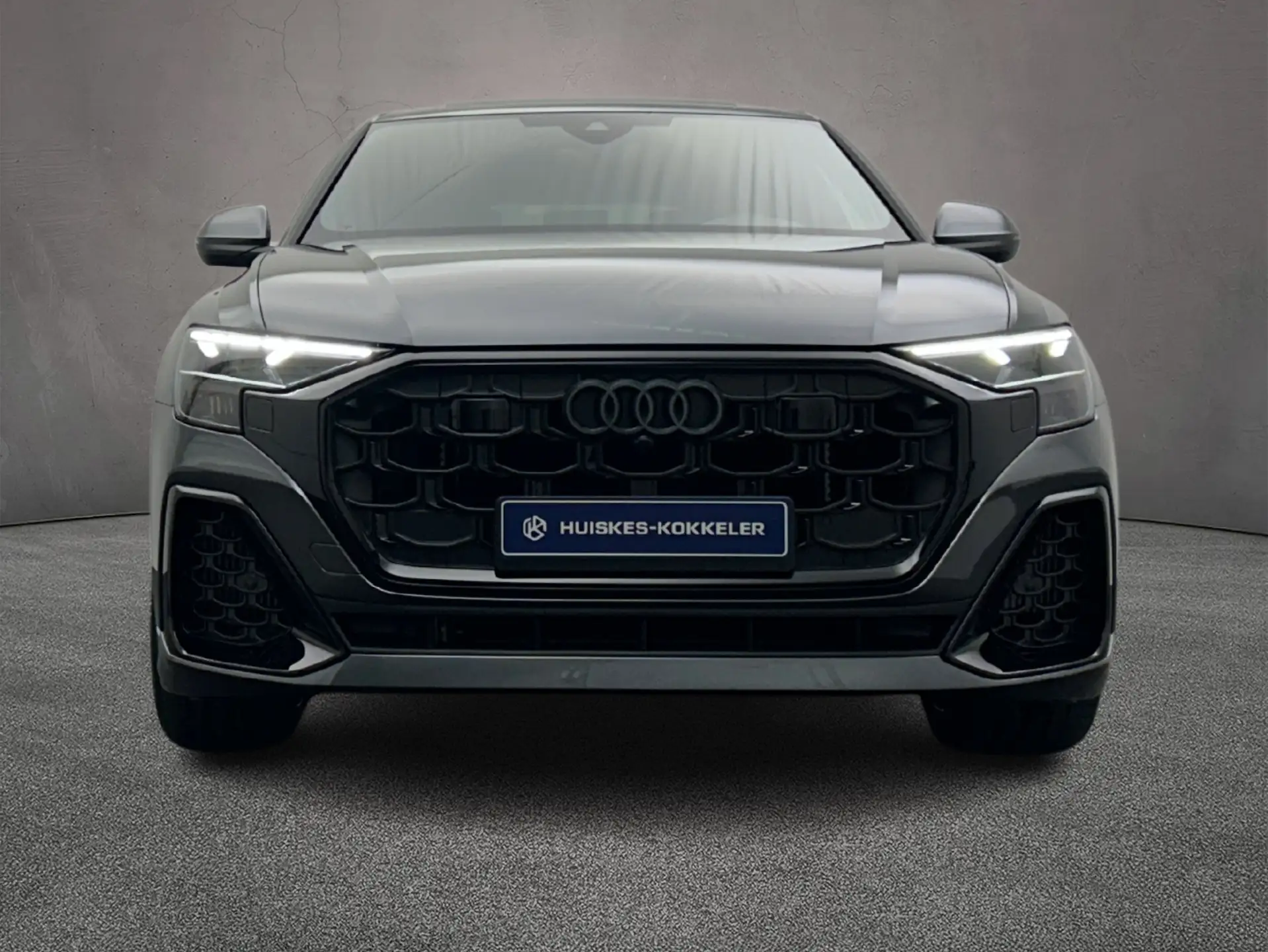 아우디 Audi Q8 TFSI 2026 회색 사진 8
