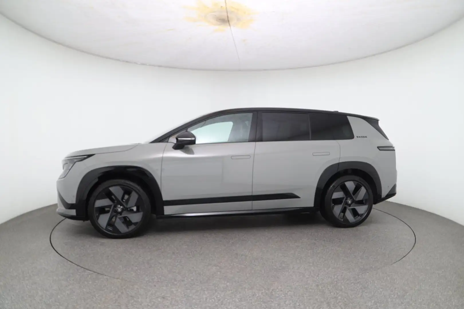 Skoda Peaq Sportline 90x Grau - 2