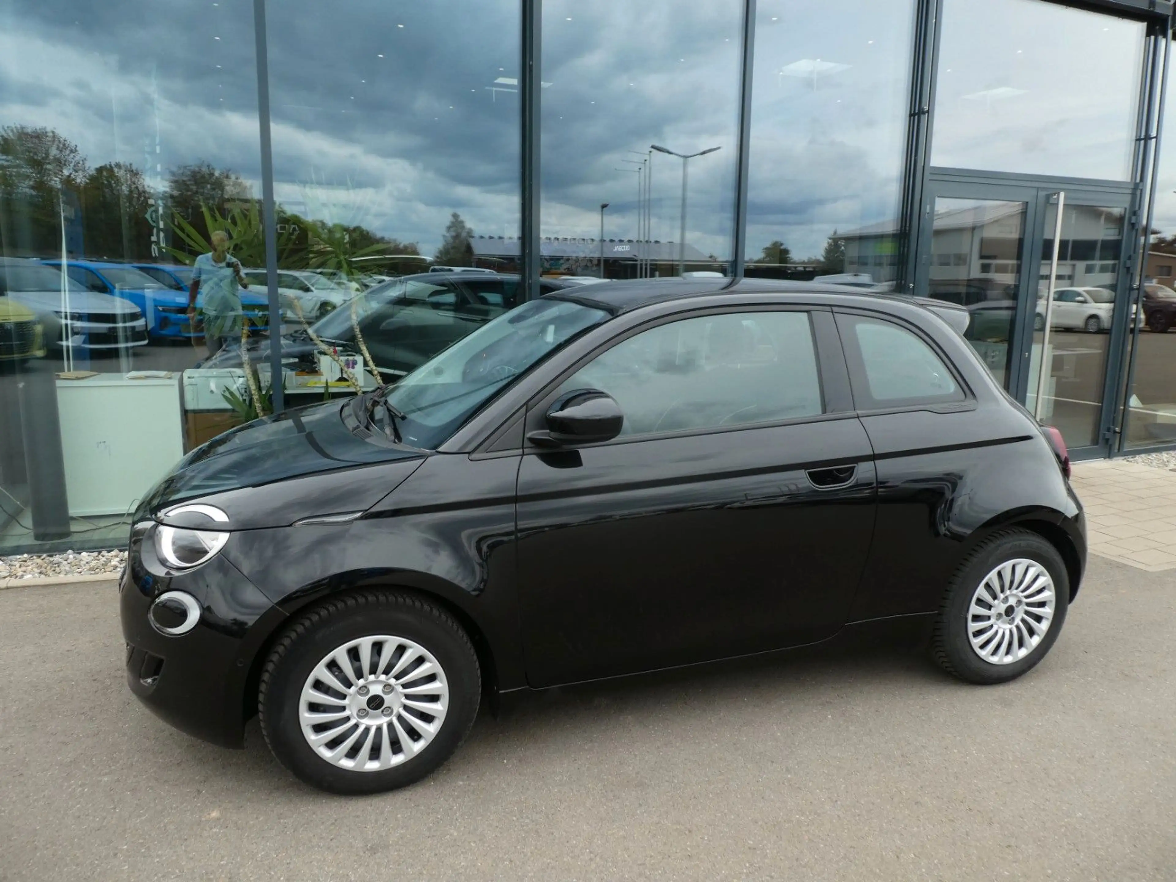 Fiat 500e 500 e Basis Klima, SHZ, PDC, Kamera — photo 2