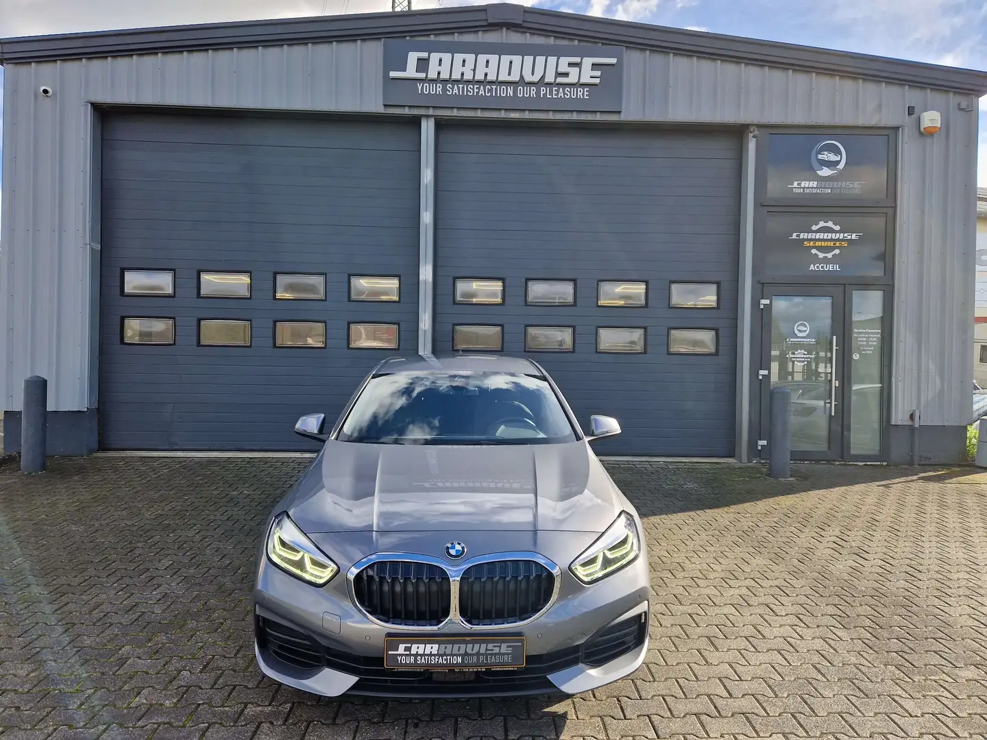 BMW 116 116i Aut. Gris - 2