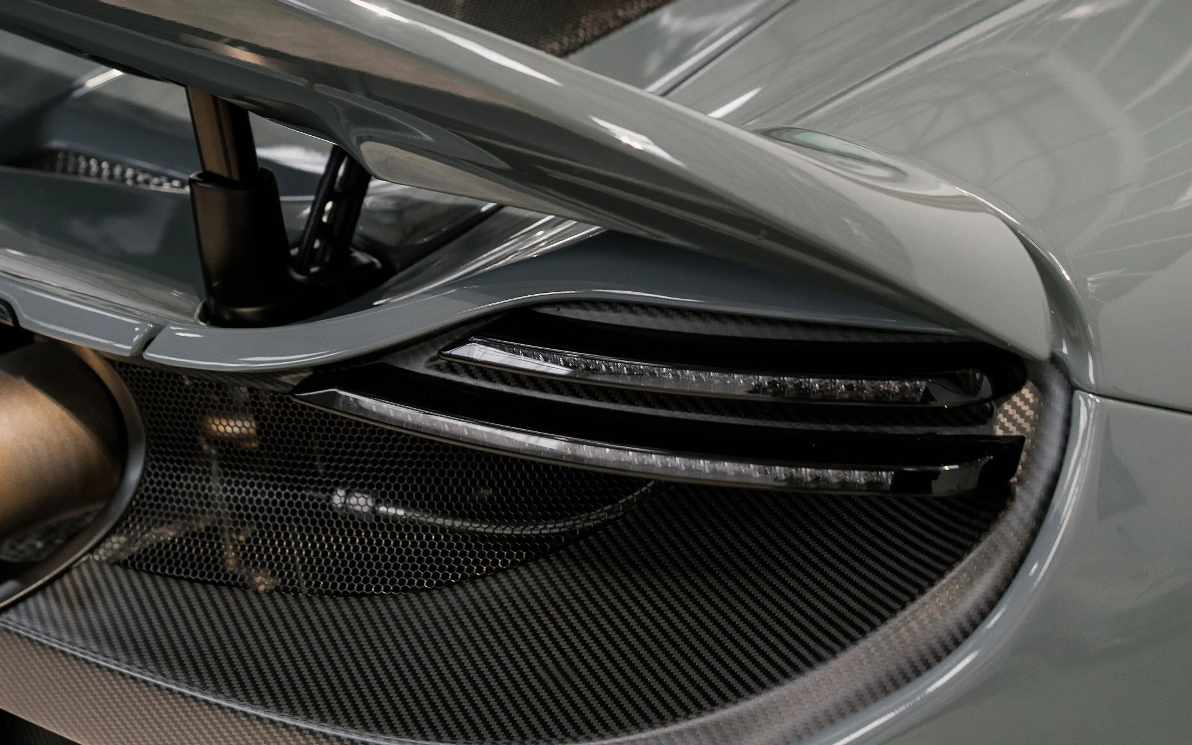 McLaren 675LT 1 of 500 / Lift / Carbon — photo 11