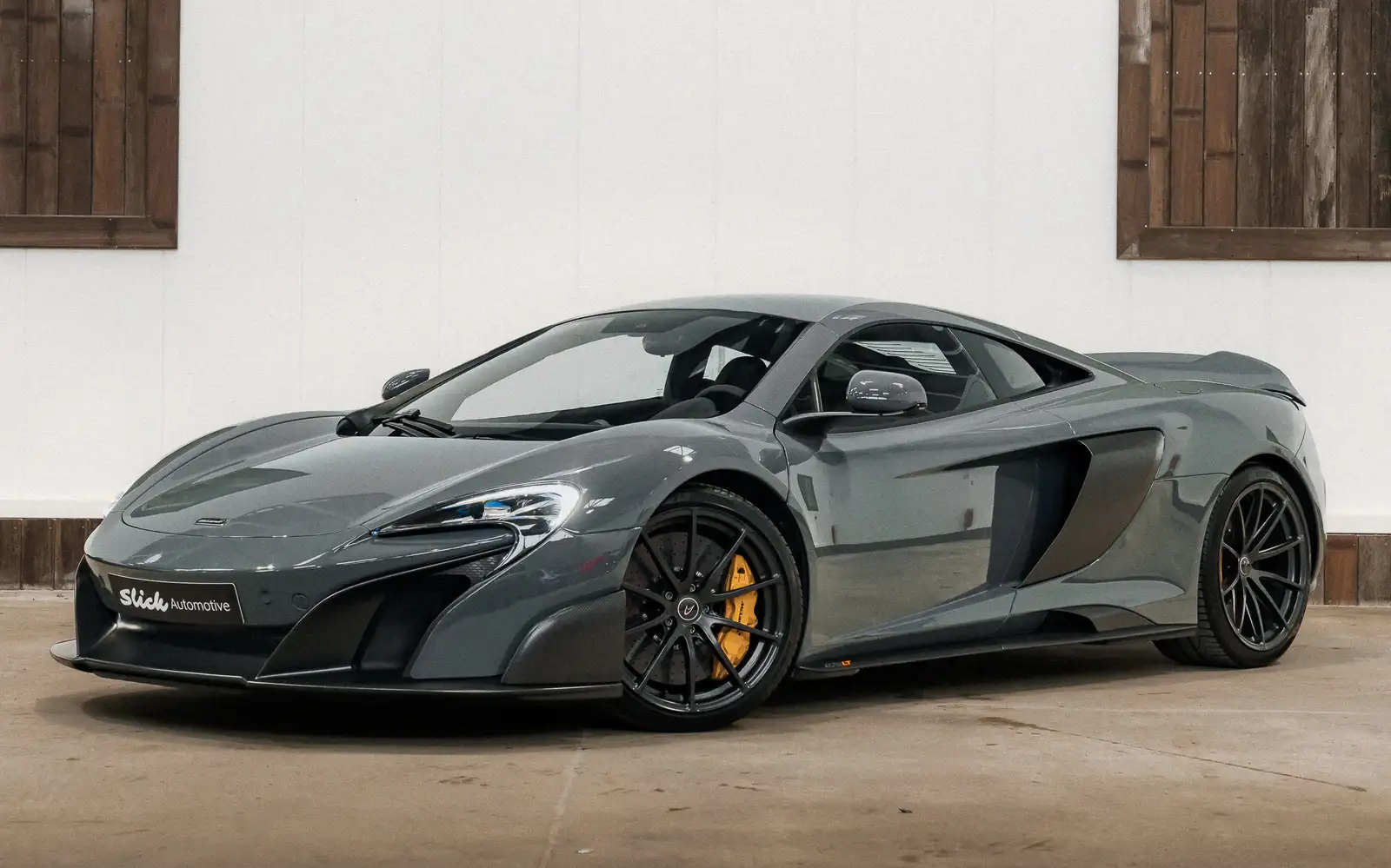 McLaren 1 of 500 / Lift / Carbon